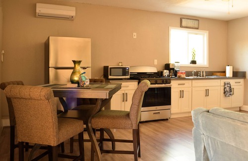West Whittier-Los Nietos House | Private guesthouse central to LA & OC