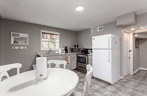 Church Street Apartment | Private Guesthouse Minutes from Airport & Downtown