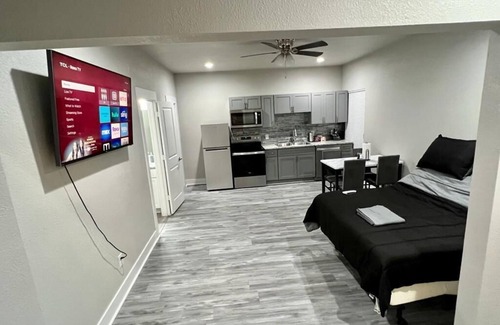 South Dallas - Fair Park House | Private Guesthouse near Downtown Dallas