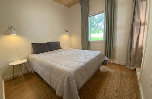 Knoxville House | Private Guesthouse - Quiet Space