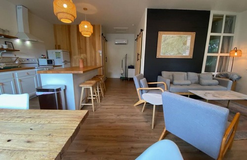 Knoxville House | Private Guesthouse - Quiet Space