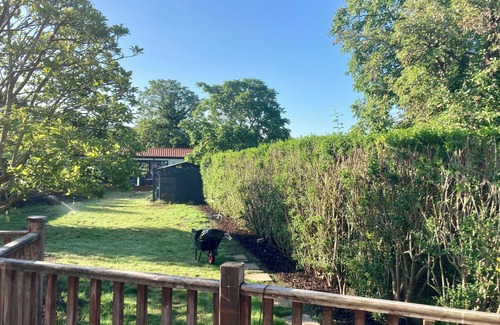 Runnymede Apartment | Private Guesthouse, with garden views and jacuzzi
