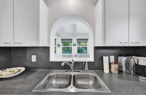 Lauderdale-by-the-Sea Villa | Private heated Pool, 6 minute walk to the beach and shopping