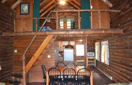 Hunter Ski Chalet | PRIVATE Heated Indoor Pool! 5 mins to Hunter Mtn and Summer Festivals