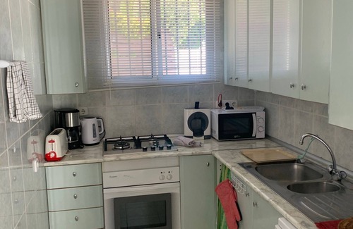 Urbanizacion Marbessa House | Private heated pool and garden. 2 min walk to beach. Fast EV charger Oct 24.