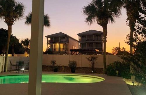 Crystal Beach Villa | PRIVATE HEATED POOL, GOLF CART & WALK to THE SUGAR SAND BEACH in DESTIN