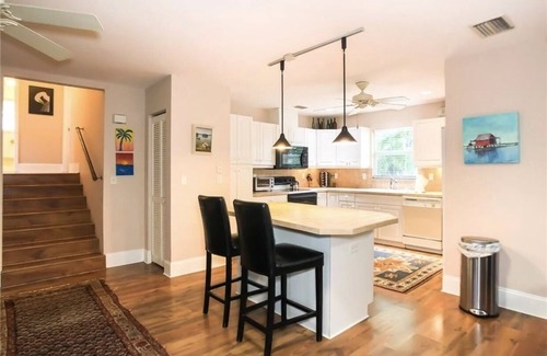 Pineland House | Private Hideaway in Pine Island community Pool and Marina a few steps away.