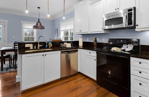 Plaza Midwood House | Private Hilltop Home in Popular Plaza Midwood