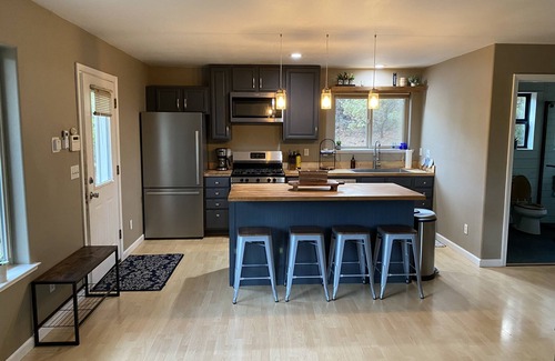 Murphys Apartment | Private Hilltop Studio
