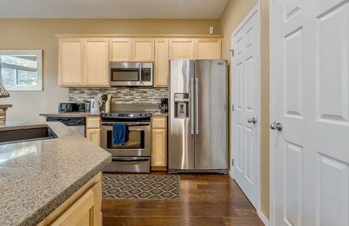 Hillsboro House | Private home in the heart of Hillsboro