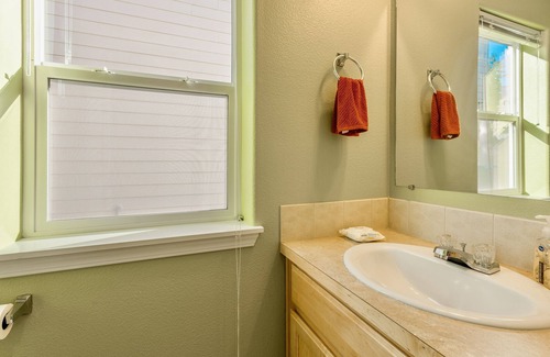 Hillsboro House | Private home in the heart of Hillsboro