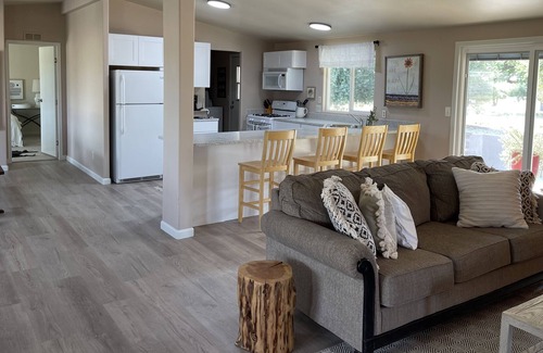 Creston House | Private Home on Olive Orchard