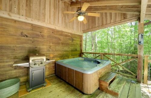 Vein Mountain House | Private Hot Tub and Deck! Secluded Marion Cabin