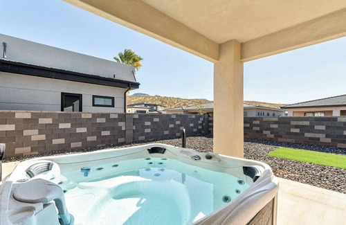 Hurricane House | Private Hot tub, By Copper Rock Golf Course!