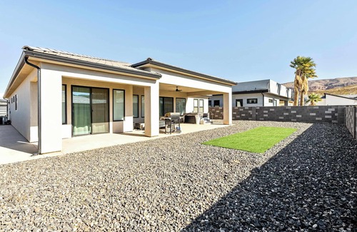 Hurricane House | Private Hot tub, By Copper Rock Golf Course!