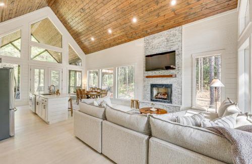 Pickens House | Private Hot Tub Cabin 13 Mi to Broken Bow Lake