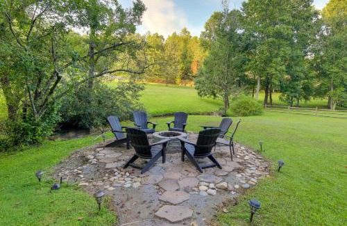 Gatlinburg - Pigeon Forge House | Private Hot Tub Creekside Sevierville Sanctuary
