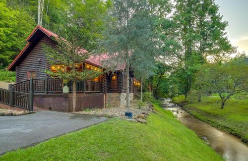 Gatlinburg - Pigeon Forge House | Private Hot Tub Creekside Sevierville Sanctuary