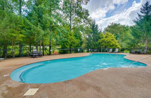 Gatlinburg - Pigeon Forge House | Private Hot Tub Creekside Sevierville Sanctuary