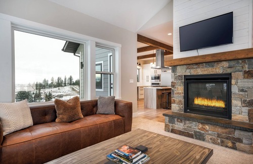 Kalispell House | Private Hot Tub | Dog Friendly | Game Room w/Pacman & Foosball! - Mountain Whispers