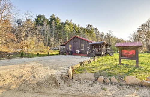 Campton Cottage | Private Hot Tub: Dog-friendly Red River Gorge Home