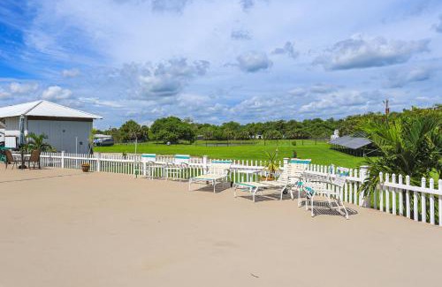 Okeechobee House | Private Hot Tub! Home Less Than 1 Mi to Lake Okeechobee