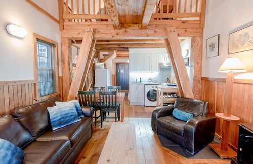 Ucluelet Cabin | Private Hot Tub! Oceanfront Cabin With Views! ⎮ Surf Grass