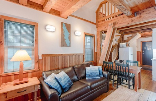 Ucluelet Cabin | Private Hot Tub! Oceanfront Cabin With Views! ⎮ Surf Grass
