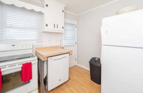 McCain House | Private House - 3 Bedroom Single Level - Close to Everything!