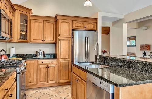 Boothbay House | Private House in wooded area in Boothbay Center