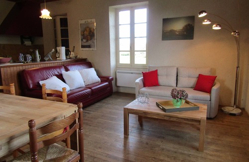 Payrignac Cottage | Private house, outbuildings, wooded park, between Quercy and Perigord Black