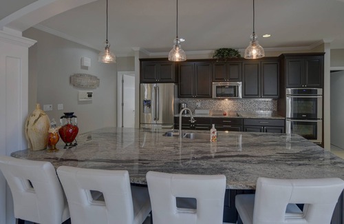 Hartwell House | Private House Retreat on Beautiful Lake Hartwell with Private Pool