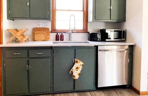 Garfield Heights House | Private House close to National Park Get Away