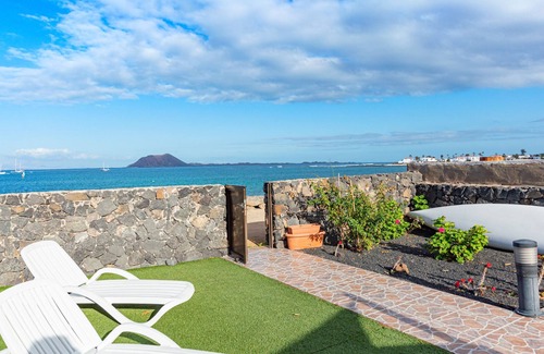 Corralejo Villa | Private, independent villa on the front line, terrace and tranquility