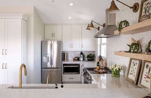 Jose's Hideaway House | Private Island Luxury * Pool * Dock