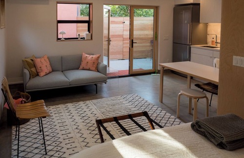 Los Feliz House | Private Jewel Box Cottage in Franklin Hills area of Los Feliz