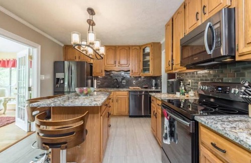 Ashley Oaks House | Private Knoxville Oasis