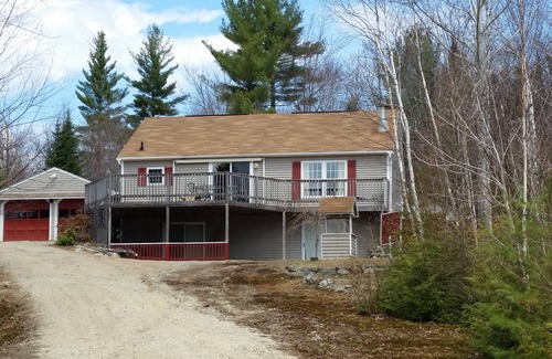 Hanover House | Private lake access on Howard Pond