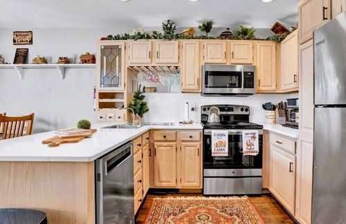 Lake Harmony House | Private Lake Club In Exclusive Lakefront Community - Pools - Beach - Boating
