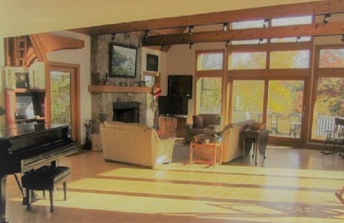Elkhart Lake House | PRIVATE LAKE ESTATE - 25 ACRES OF WILDLIFE