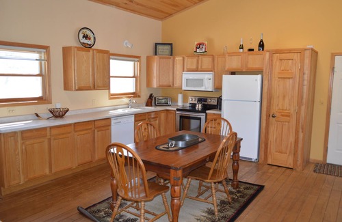 Hayward House | Private Lake Home On the Beautiful Tiger Cat! Pontoon Included With Cabin