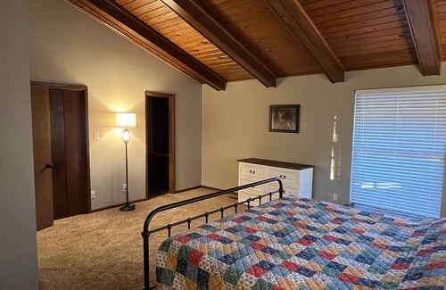 Jones Mills Cabin | Private Lake Lodge, Gated Retreat, Sleeps 12, Near Hot Springs