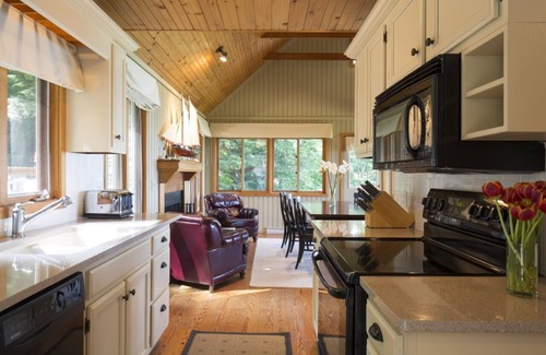 South Haven Cottage | Private Lake Michigan Lakefront Cottage