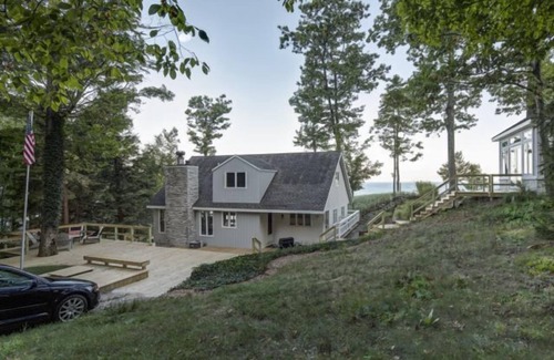 South Haven Cottage | Private Lake Michigan Lakefront Cottage