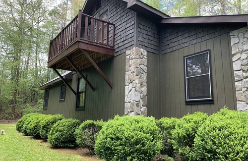 Robbinsville Cottage | Private Lakefront Cottage on Lake Santeetlah