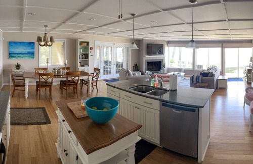 South Haven House | Private Lakefront Cottage w/Gorgeous Lake & Sunset Views!