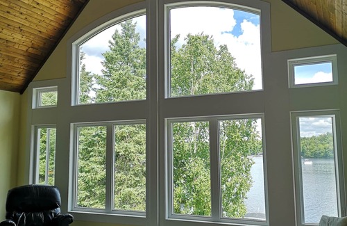 McKellar Cottage | Private Lakefront Getaway!
