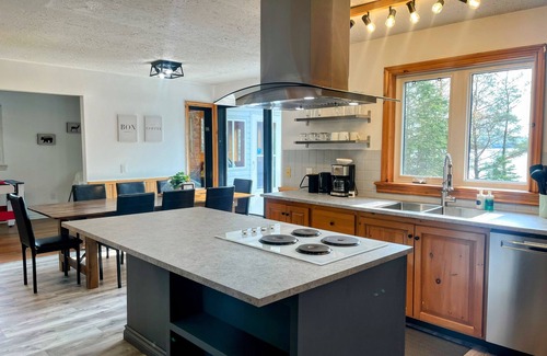 Dysart et al Cottage | Private Lakefront- Hot Tub - Sunsets
