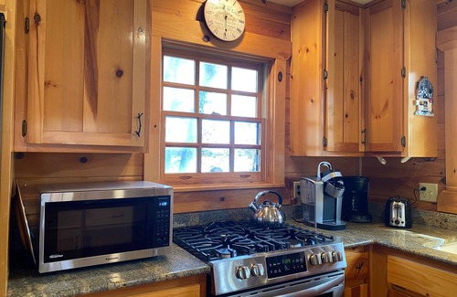 Blairsville Cabin | Private Lakefront Home With Mountain Vistas. Canoe And Rowboat Available. Dock.