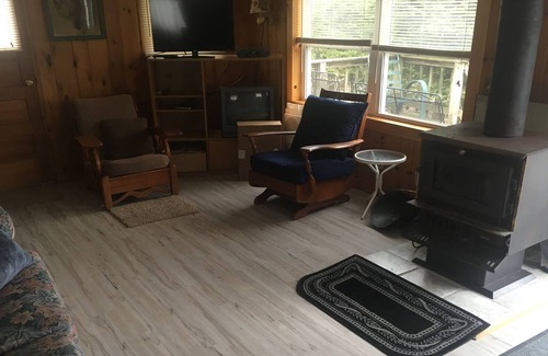 Mayfield Cottage | Private Lakefront Rental Centrally Located On Great Sacandage Lake